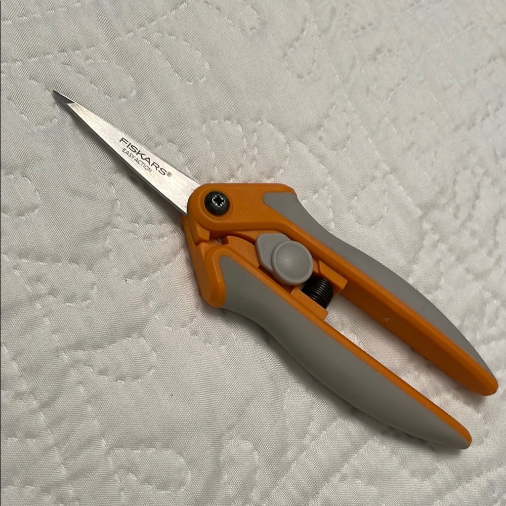 FISKARS Easy Action Micro-Tip Fabric Cutting Scissors Sewing Supplies